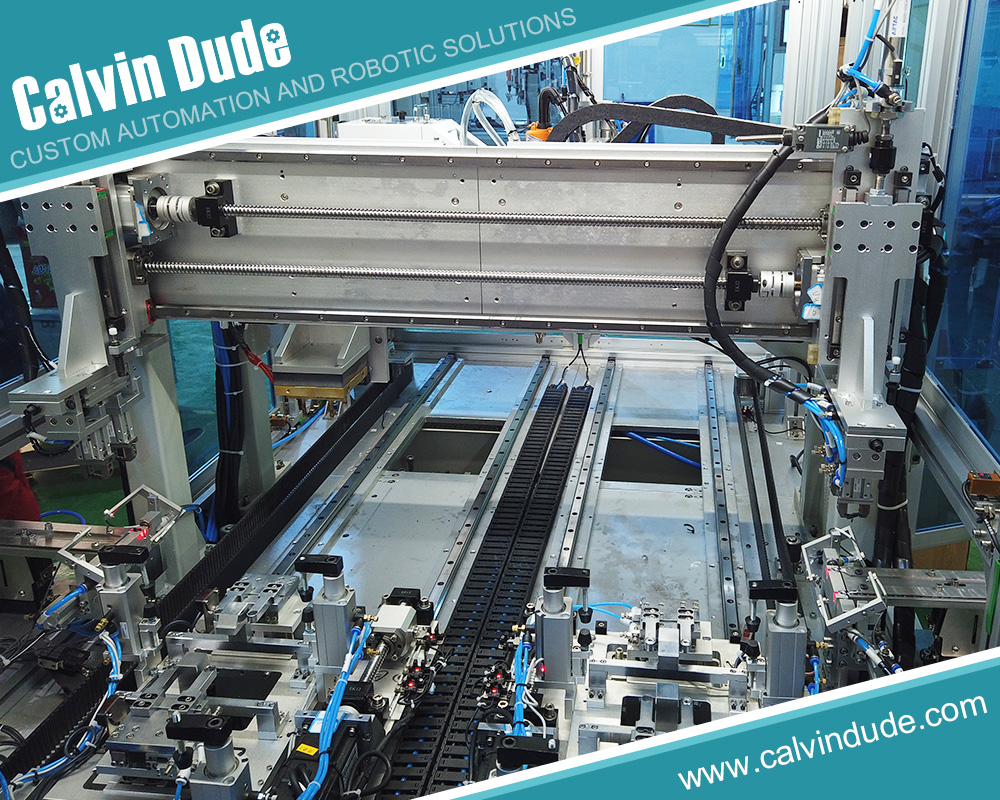 Avantages du système de tournevis automatique d'alimentation dans une partie électronique Fabrication Travail industriel